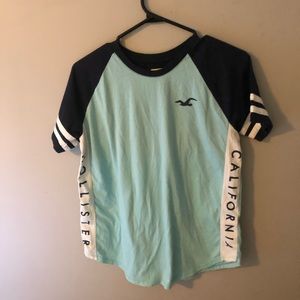 Hollister T-shirt very cute